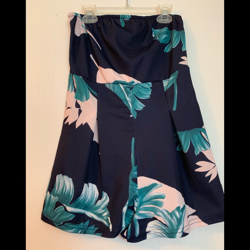 Strapless tropical print romper